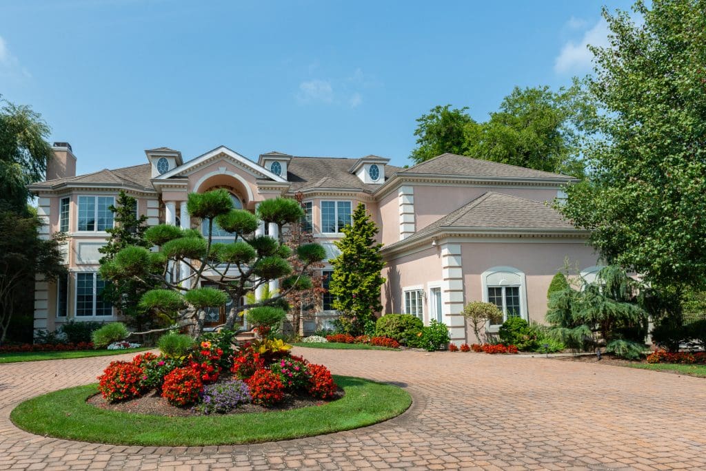 Hardscape, Landscape & Seasonal Flowers